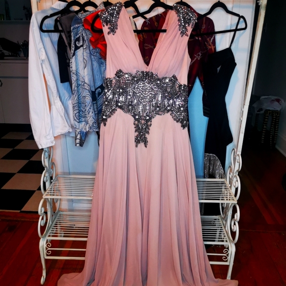 Stunning bridesmaid dress size 6 - Picture 1 of 3